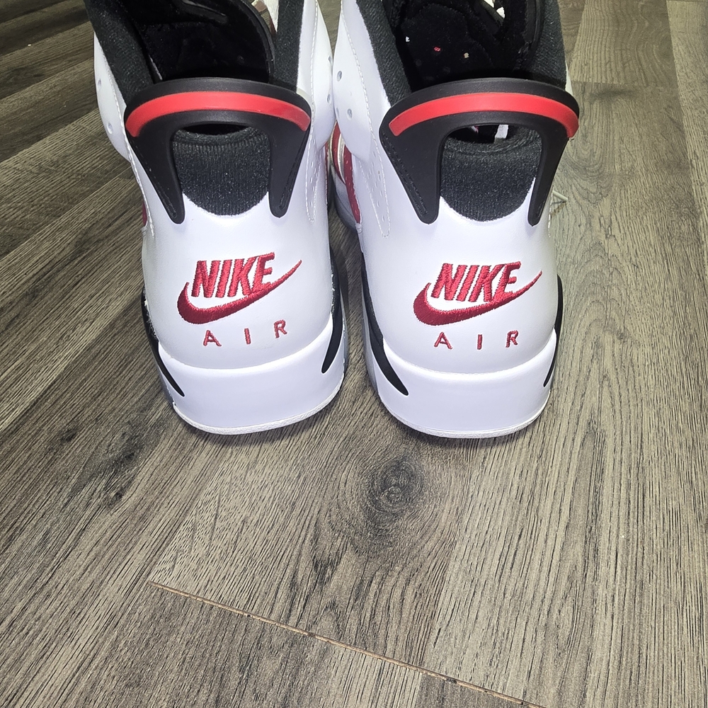 Air Jordan 6 Retro Sneakers - Picture 2 of 6